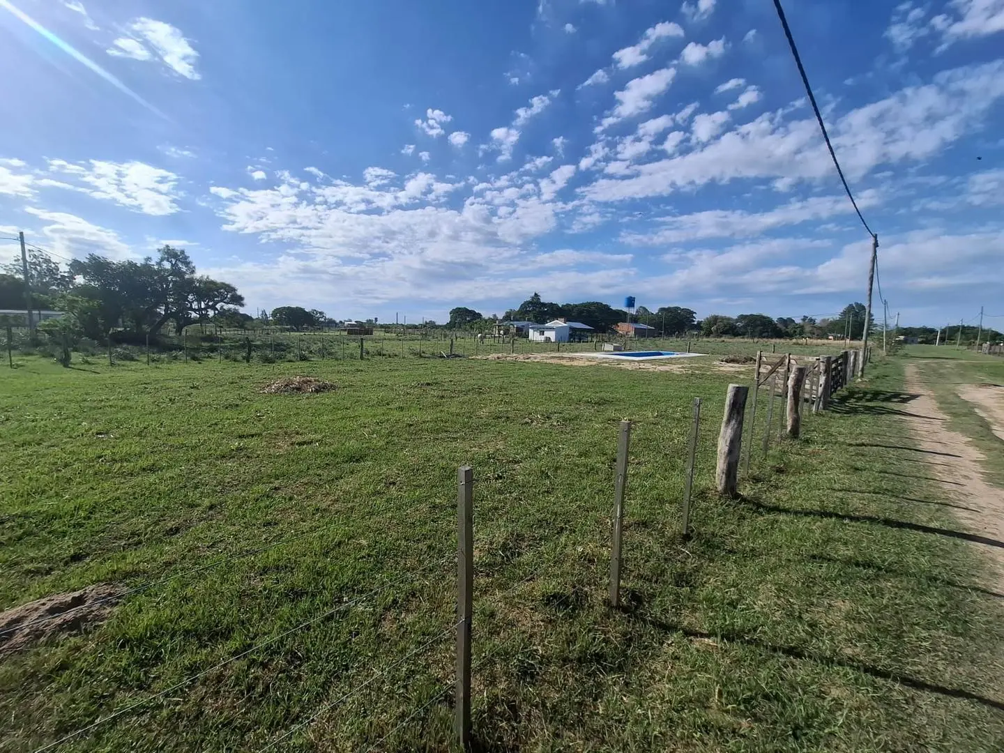 VENDO GRAN TERRENO CON PILETA DE NATACIÓN EN BARRIO CERRADO 5
