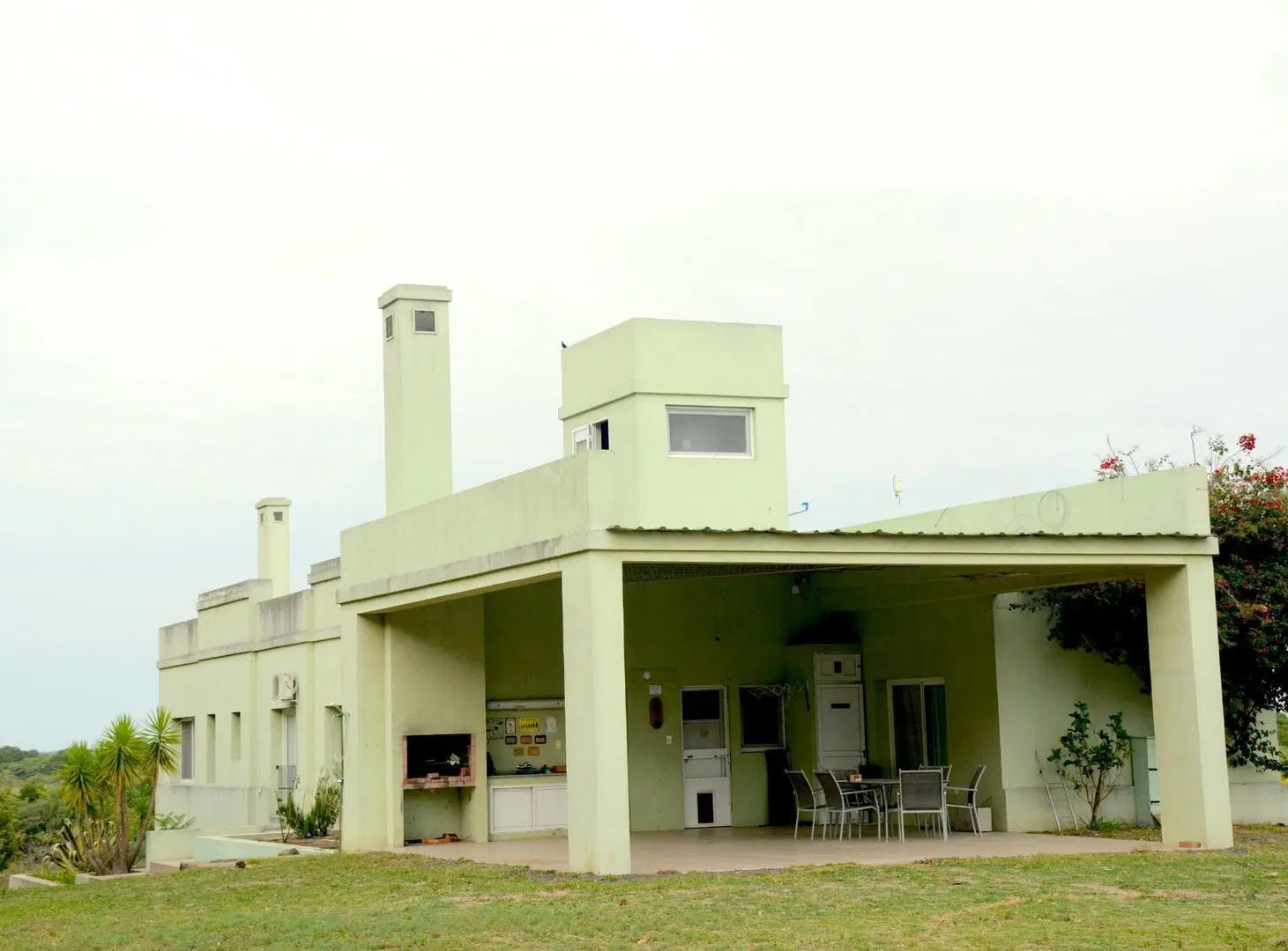 VENDO MARAVILLOSO CAMPO SOBRE EL RÍO EN ESQUINA CORRIENTES! 2