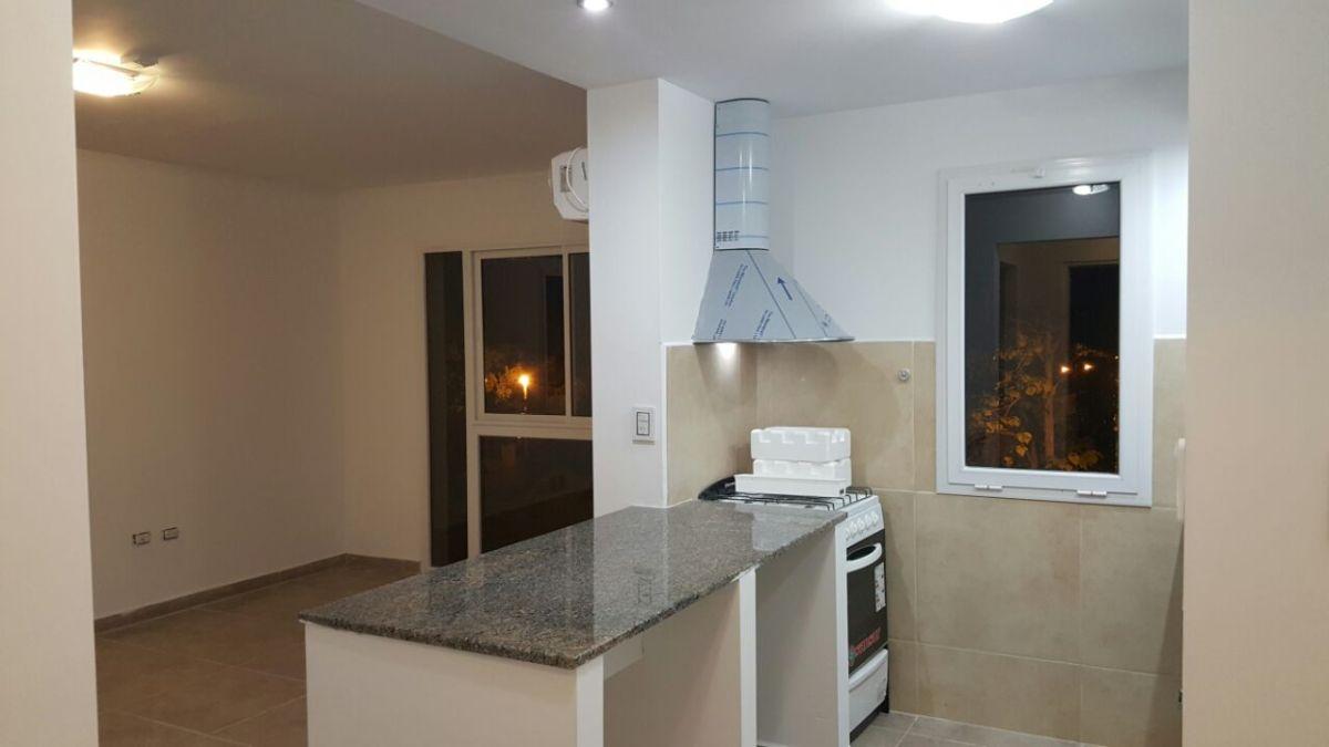 Foto de Departamento de 50 m² con 1 dormitorio en alquiler en Centro, imagen 2