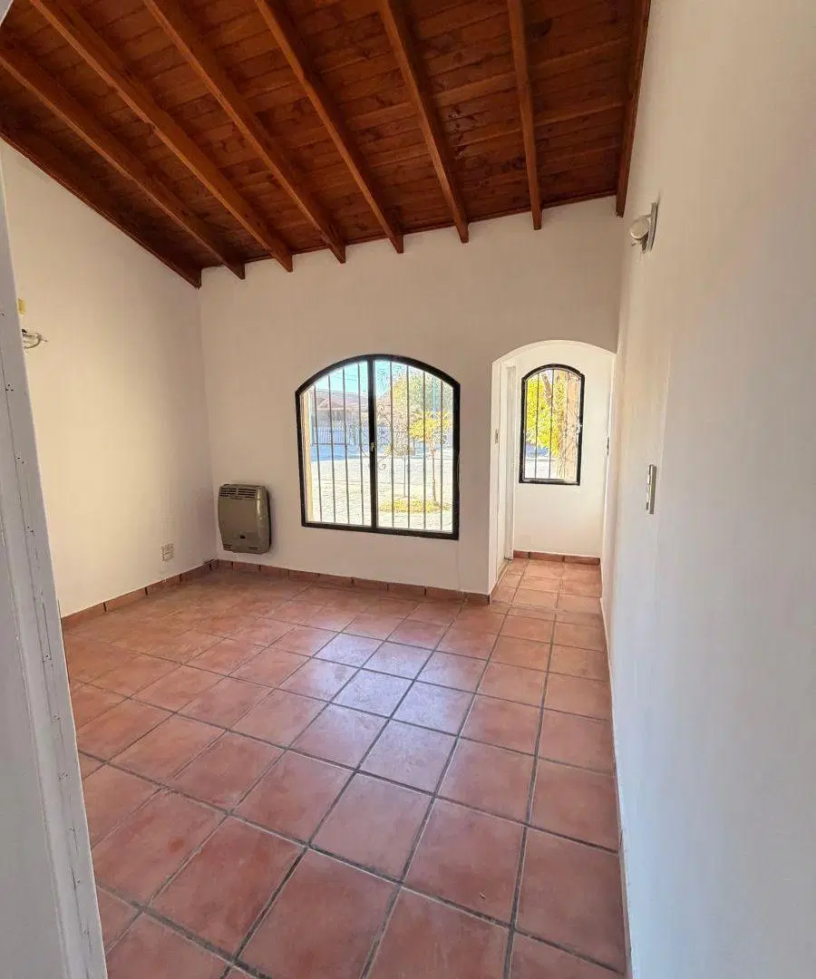 Casa familiar con pileta y quincho en Los Olmos | 4 dormitorios 4