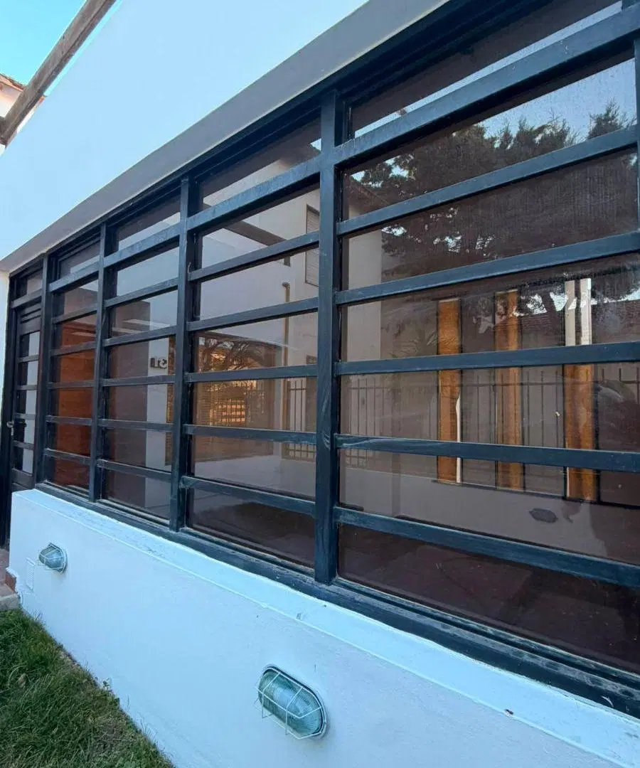 Duplex de 80 m2 con 3 dormitorios en alquiler en General Roca 1