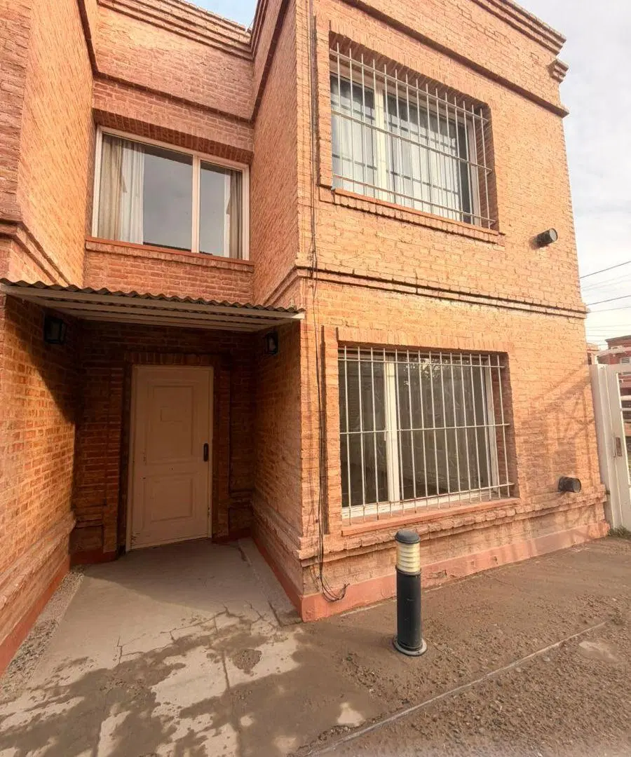 Departamento de 70 m² con 2 dormitorios alquiler en Los Olmos 1