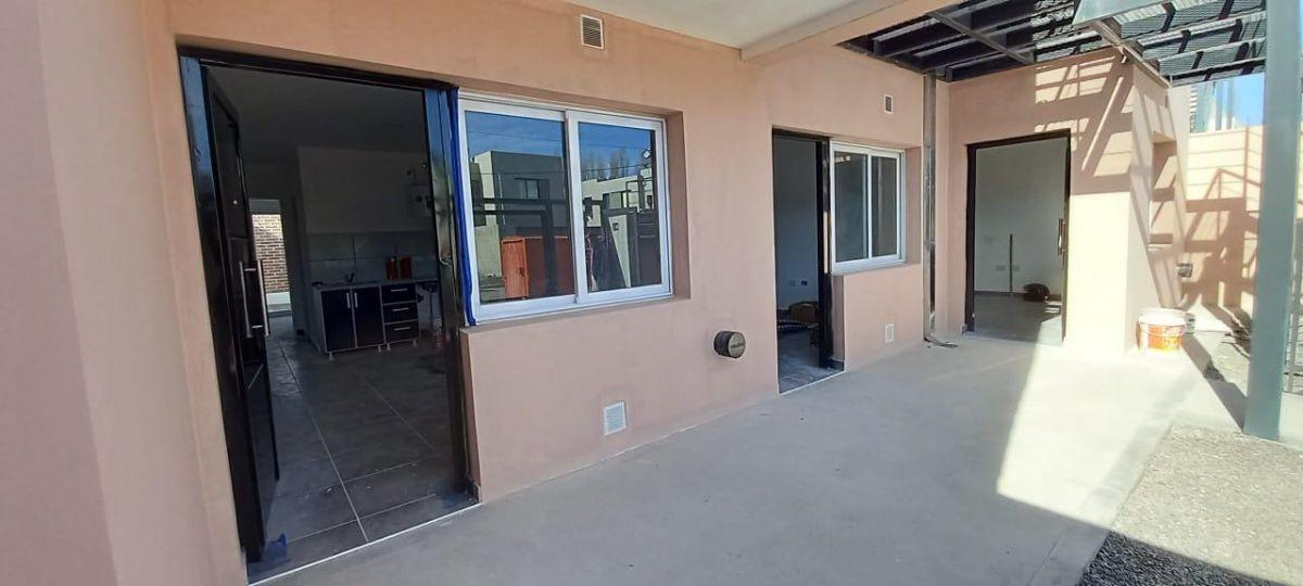 Foto de Departamento de 40 m² con 1 dormitorio en venta en General Roca, imagen 4