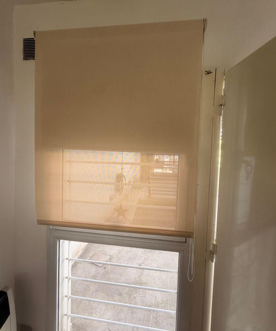 Foto de Departamento de 30 m² en alquiler en General Roca, imagen 1