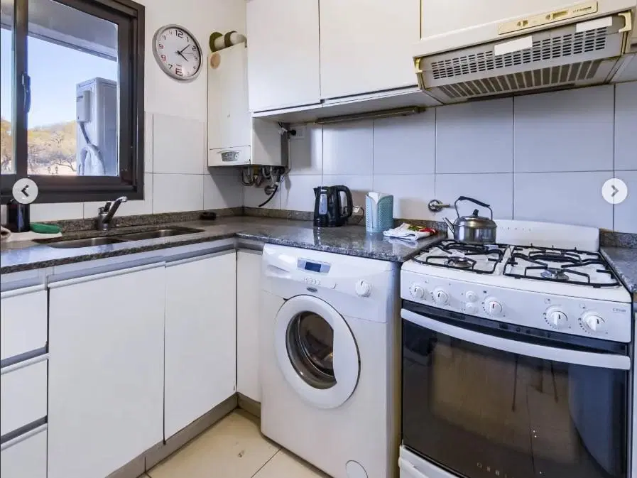 Venta Depto 2 Dorm Nueva Córdoba frente con balcón y vista Perque Sarmiento 3