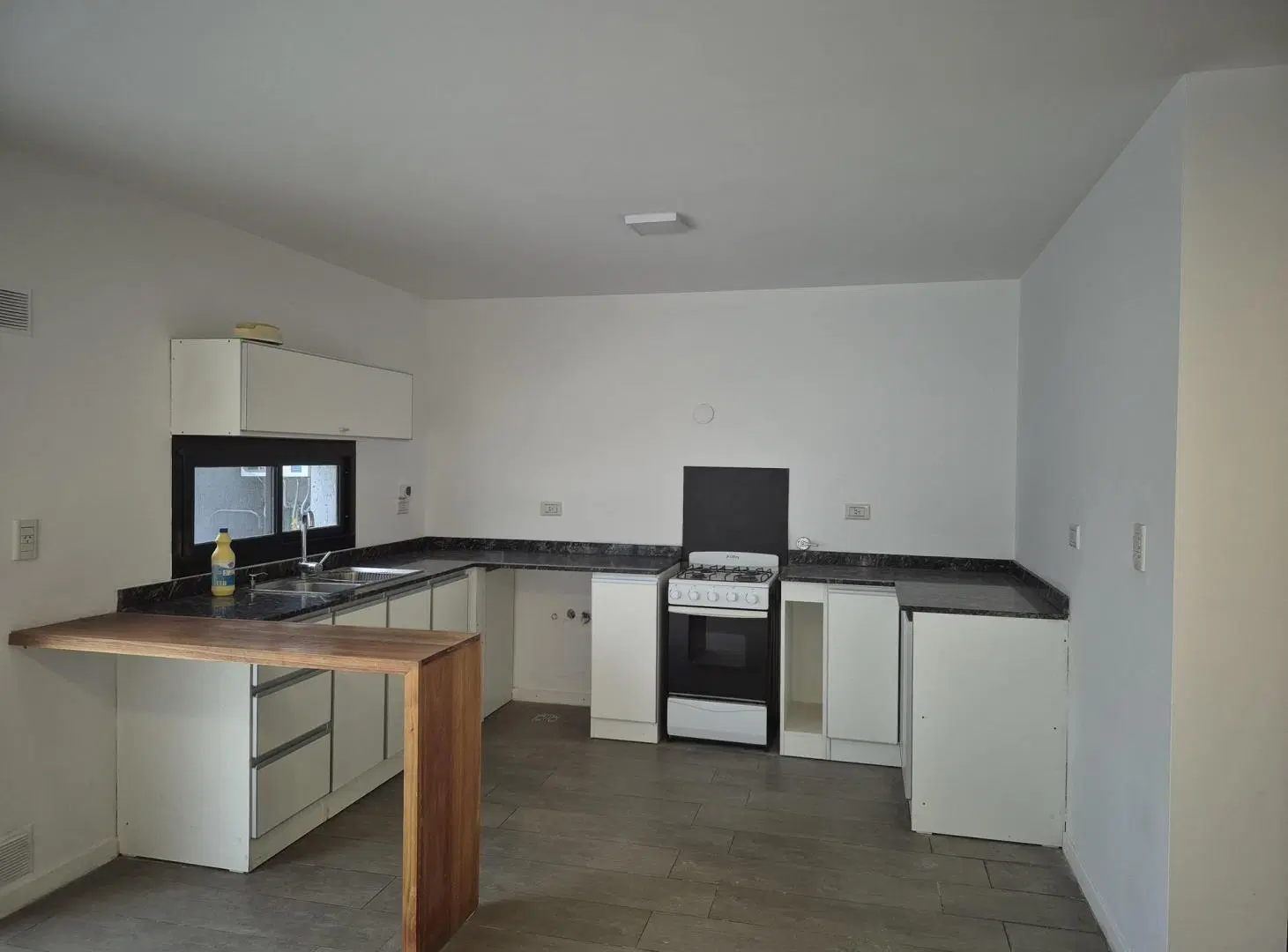 ALQUILER DÚPLEX de 3 Dormitorios y 3 baños en Solares de Manantiales II. 5