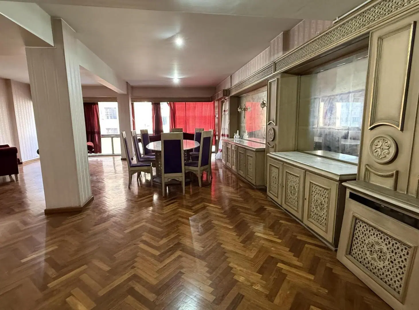 Venta Piso Completo 4 Dormitorios  4 Baños  Patio y Asador  Av. Colón 520 - Córdoba 3