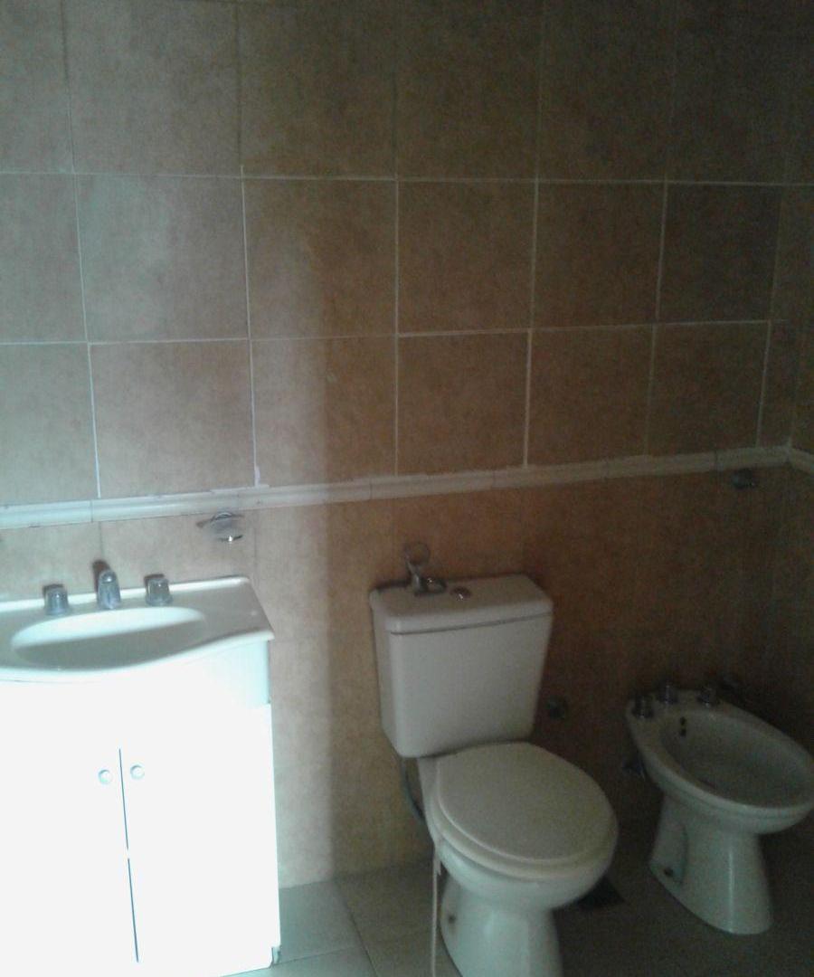 Foto de ALQUILER 58 N 1181 E 19 Y 20 UN DORMITORIO CON COCHERA $600.000, imagen 5