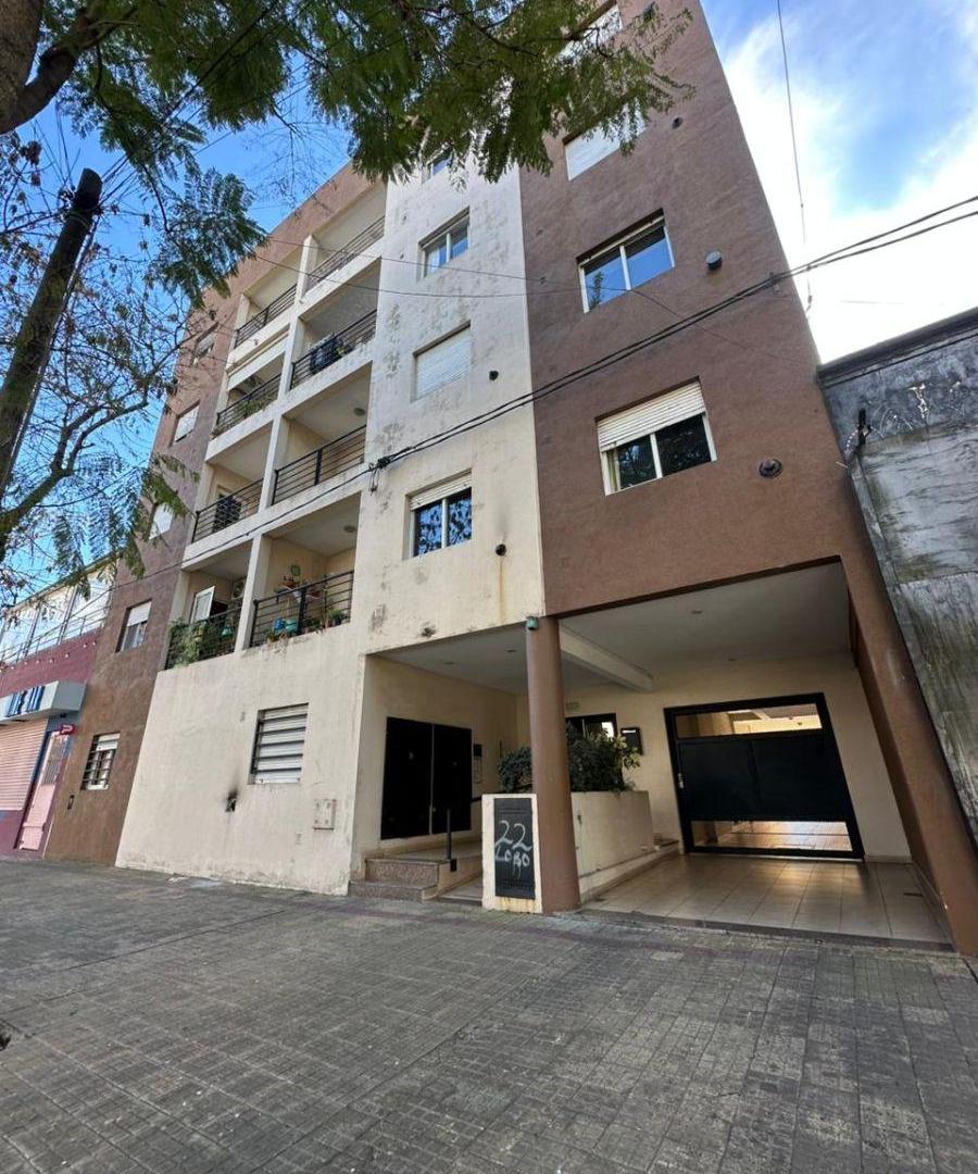 Foto de ALQUILER 58 N 1181 E 19 Y 20 UN DORMITORIO CON COCHERA $600.000, imagen 2