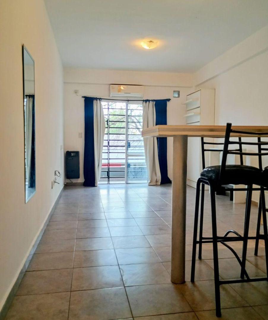 Foto de ALQUILER 15 N 1565 E 64 Y 65 MONOAMBIENTE SEMI-AMUEBLADO $450000, imagen 3