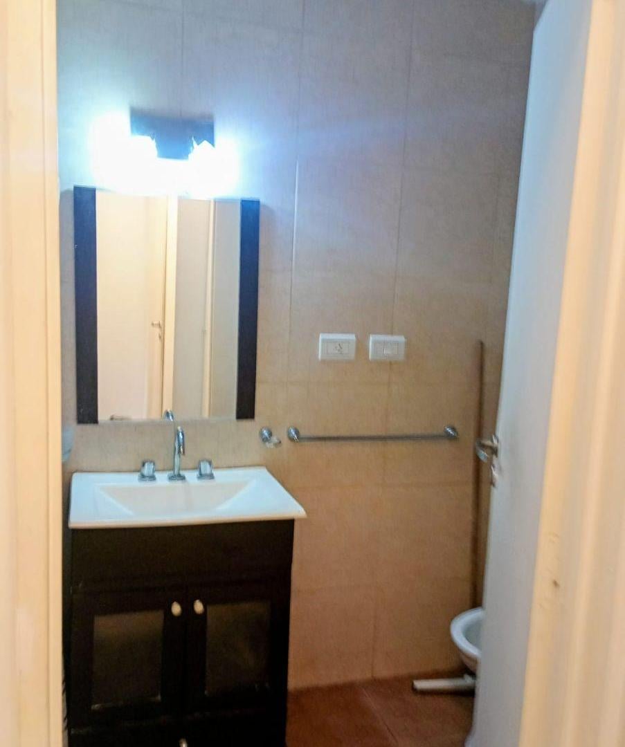 Foto de ALQUILER 15 N 1565 E 64 Y 65 MONOAMBIENTE SEMI-AMUEBLADO $450000, imagen 2
