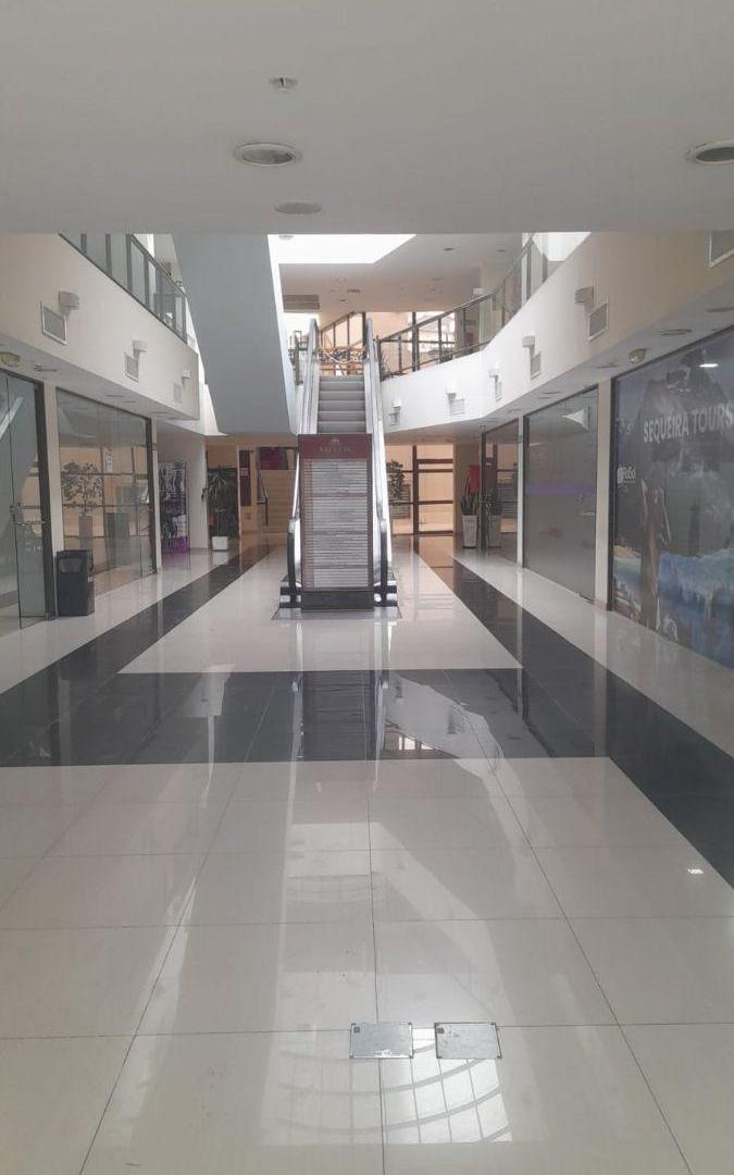 Foto de OPORTUNIDAD! -V. CARLOS PAZ- LOCALES COMERCIALES- SHOPPING MELOS, imagen 4