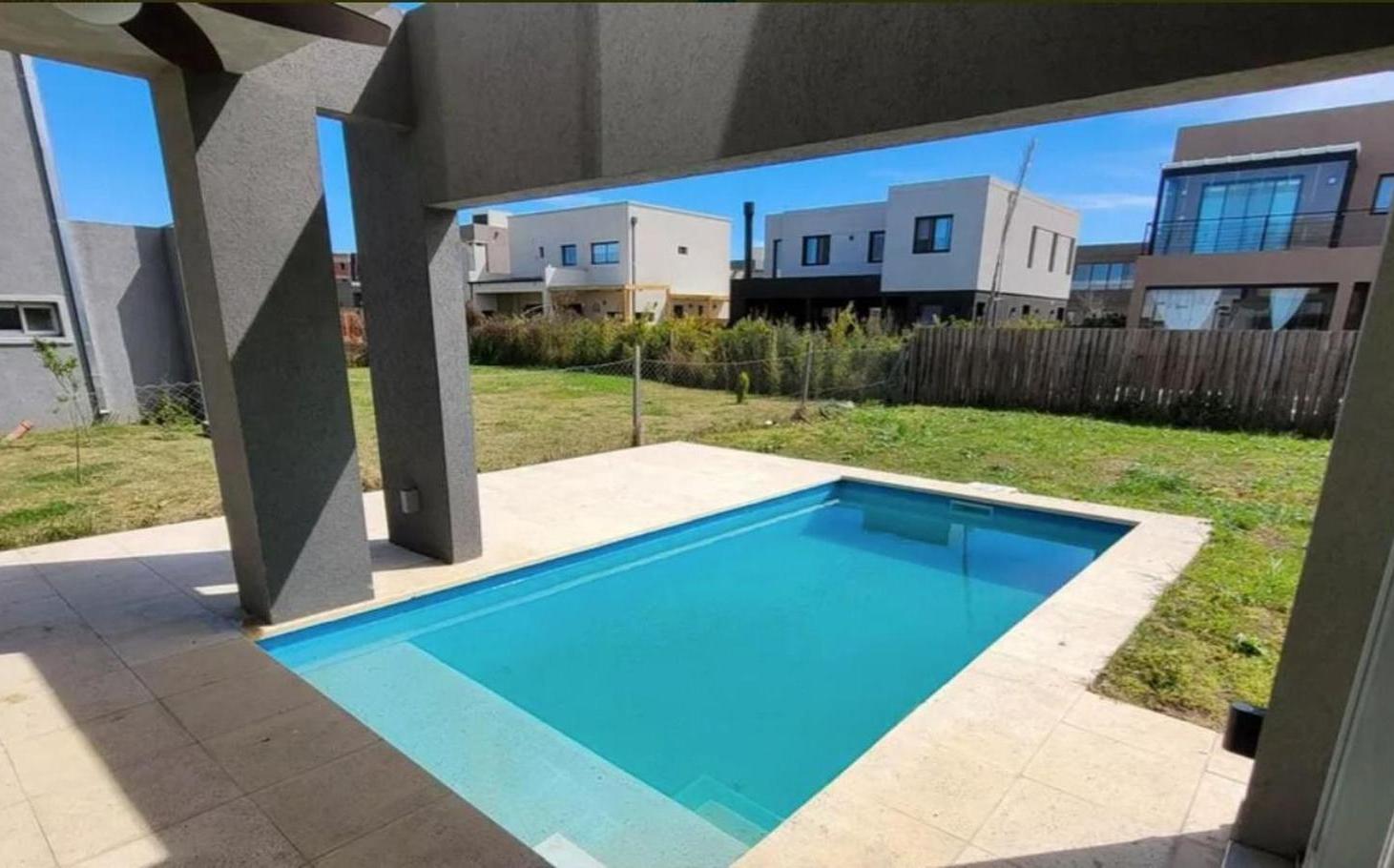 ALQUILER DE CASA LAGOON PILAR