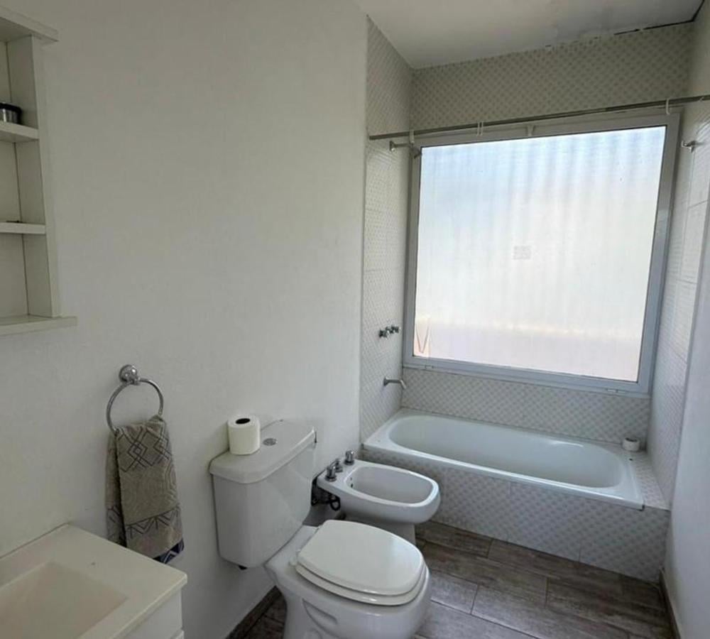 Foto de Casa 4 ambientes en venta, Los Robles, imagen 3