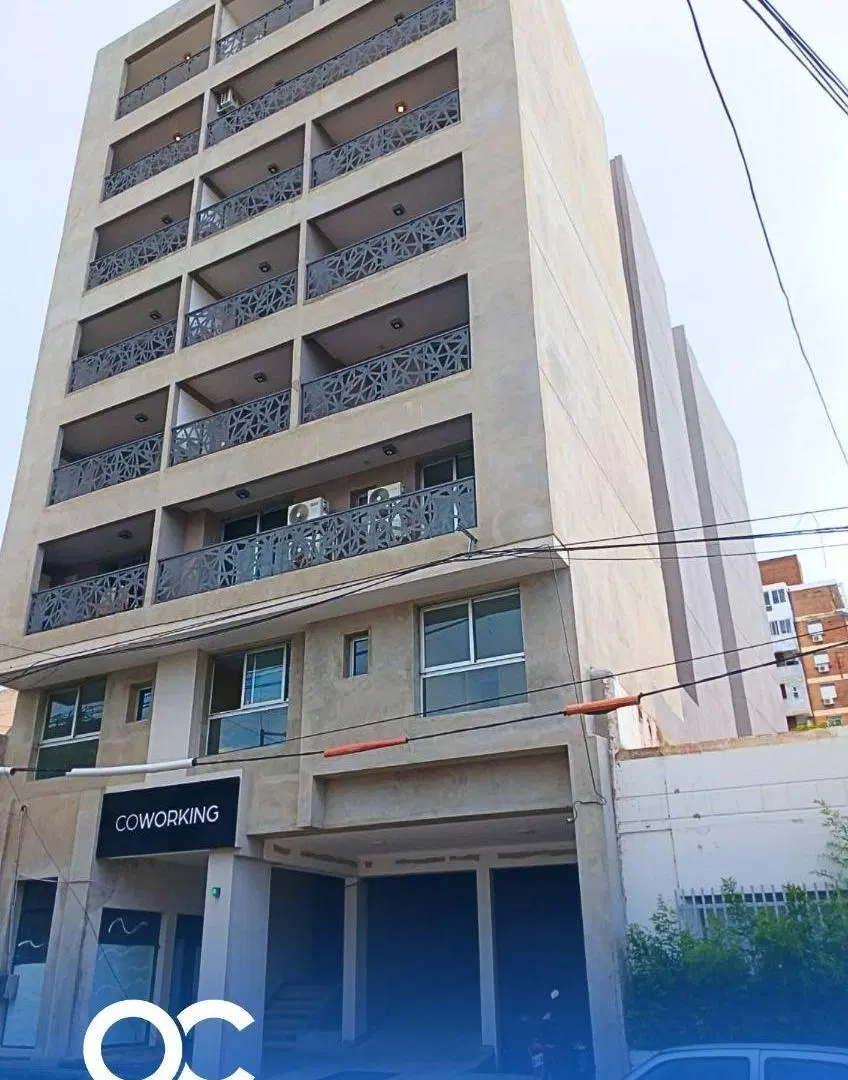 Depto 1 dorm. con patio propio en B° Centro 2