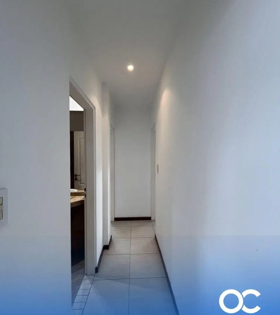 Depto de 2 dormitorios y 2 baños con pileta - Frente a Camba Cuá 8