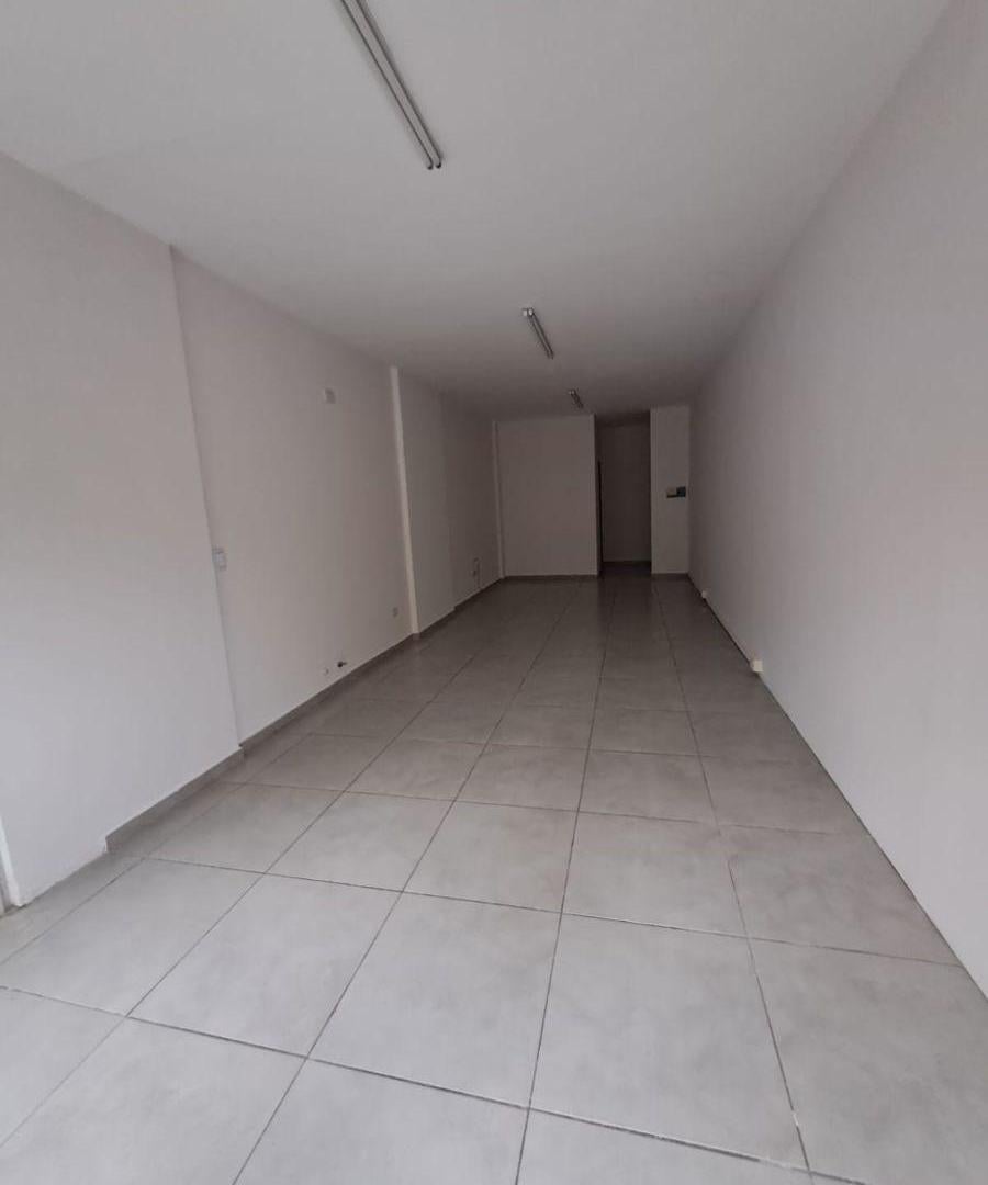 Foto de Local comercial en alquiler en General Paz, imagen 2