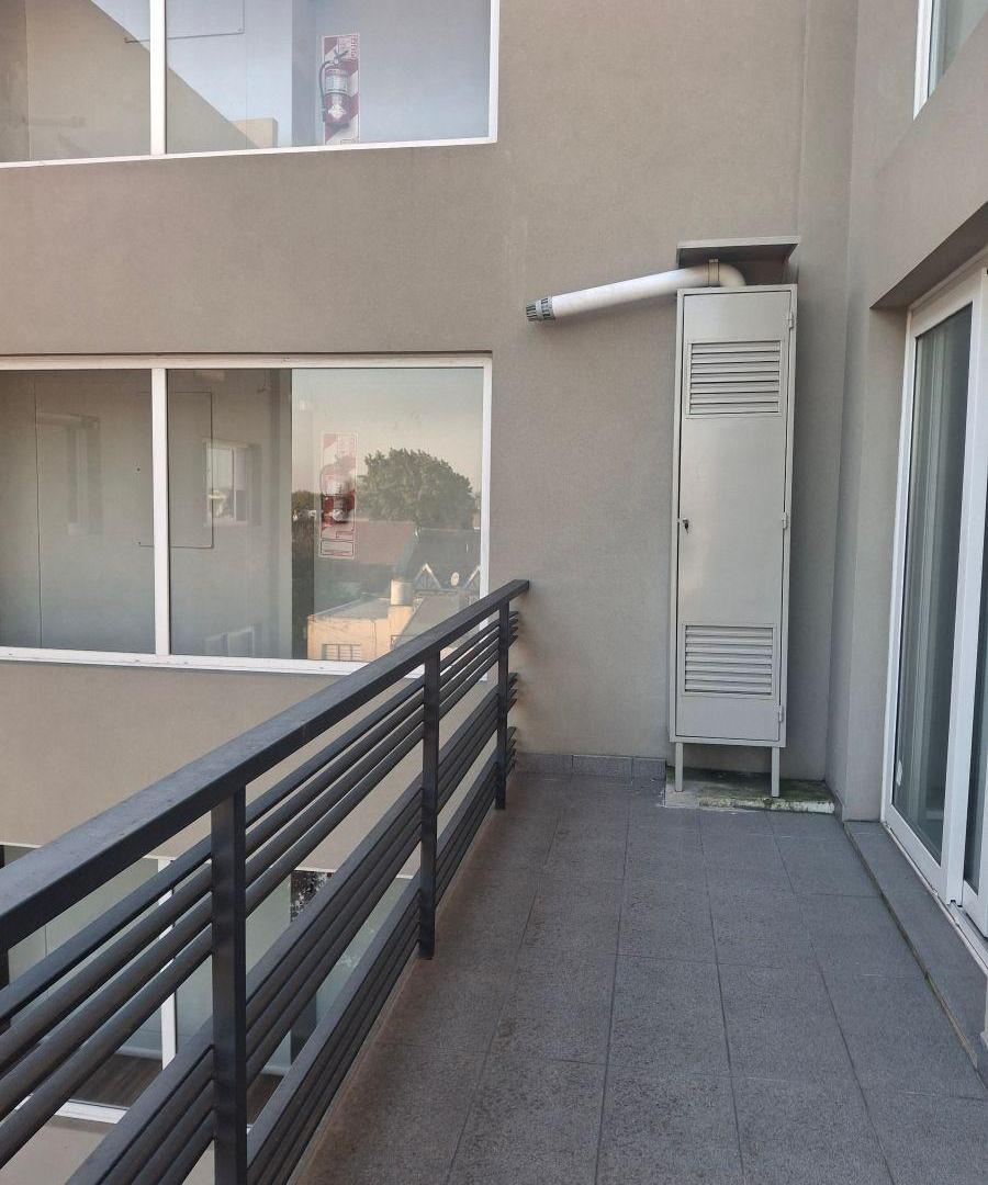 Foto de HERMOSO DEPARTAMENTO 2 AMBIENTES A ESTRENAR, CON BAULERA Y COCHERA, imagen 3