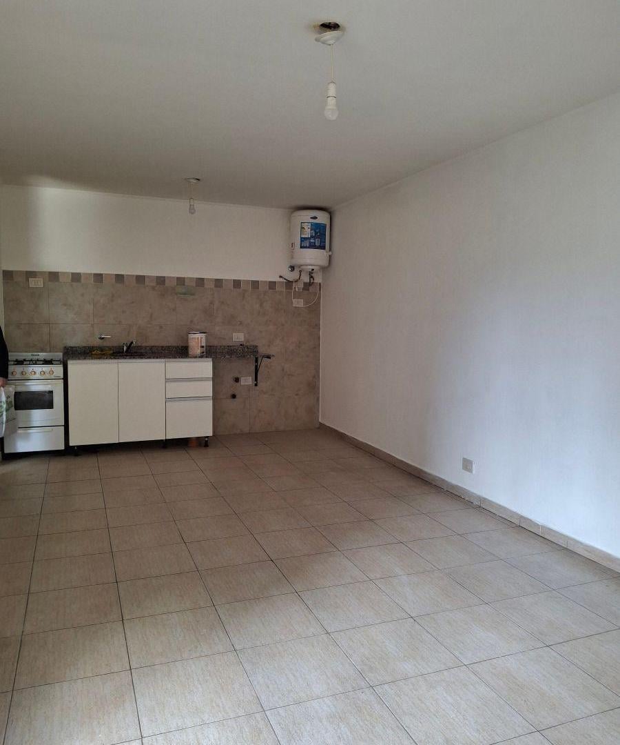 Foto de ALQUILO MUY LINDO DEPARTAMENTO 2 AMBIENTES (1 CUADRA DE LA PLAZA ALSINA), imagen 1