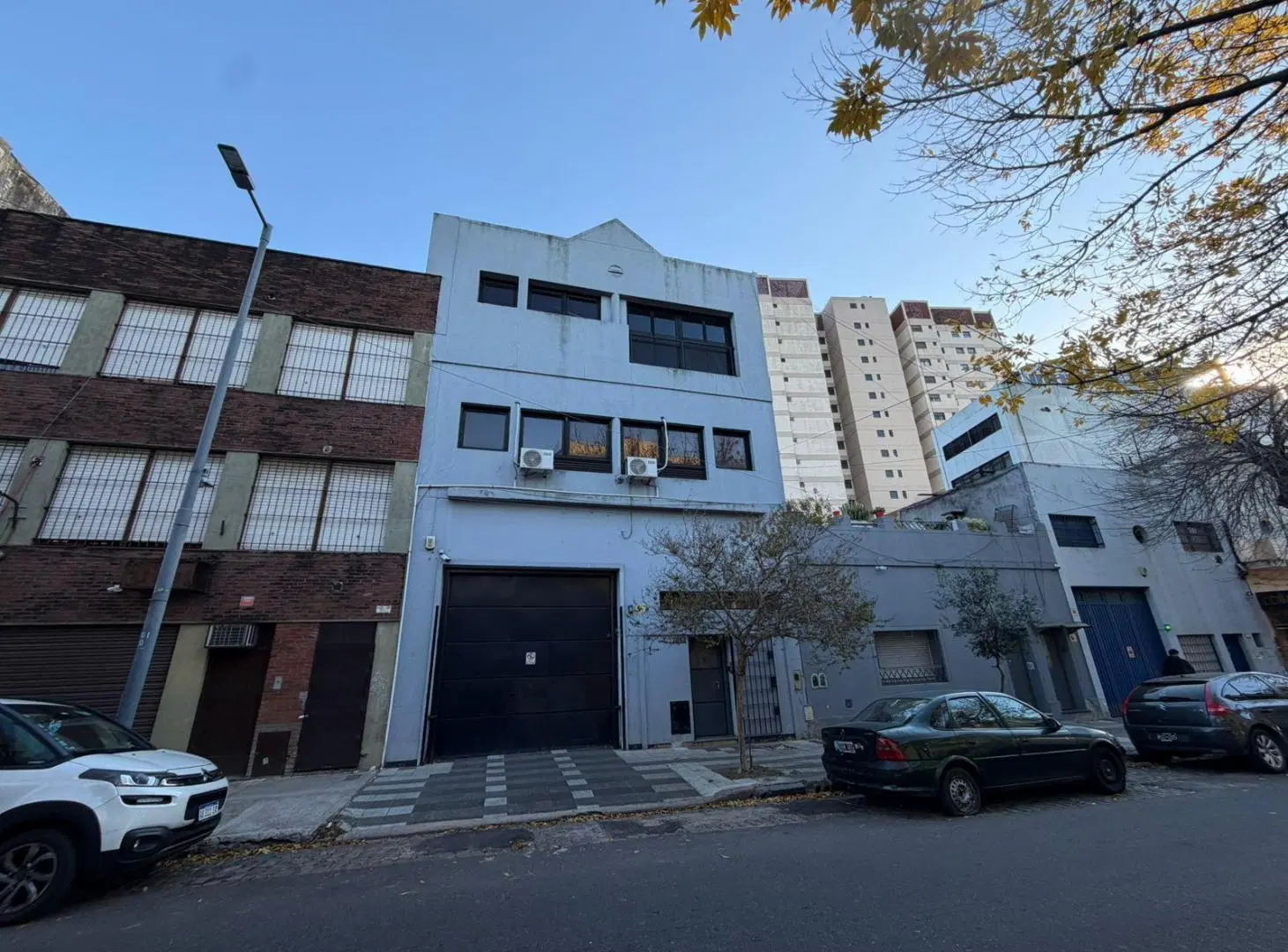 Depósito con oficinas 5