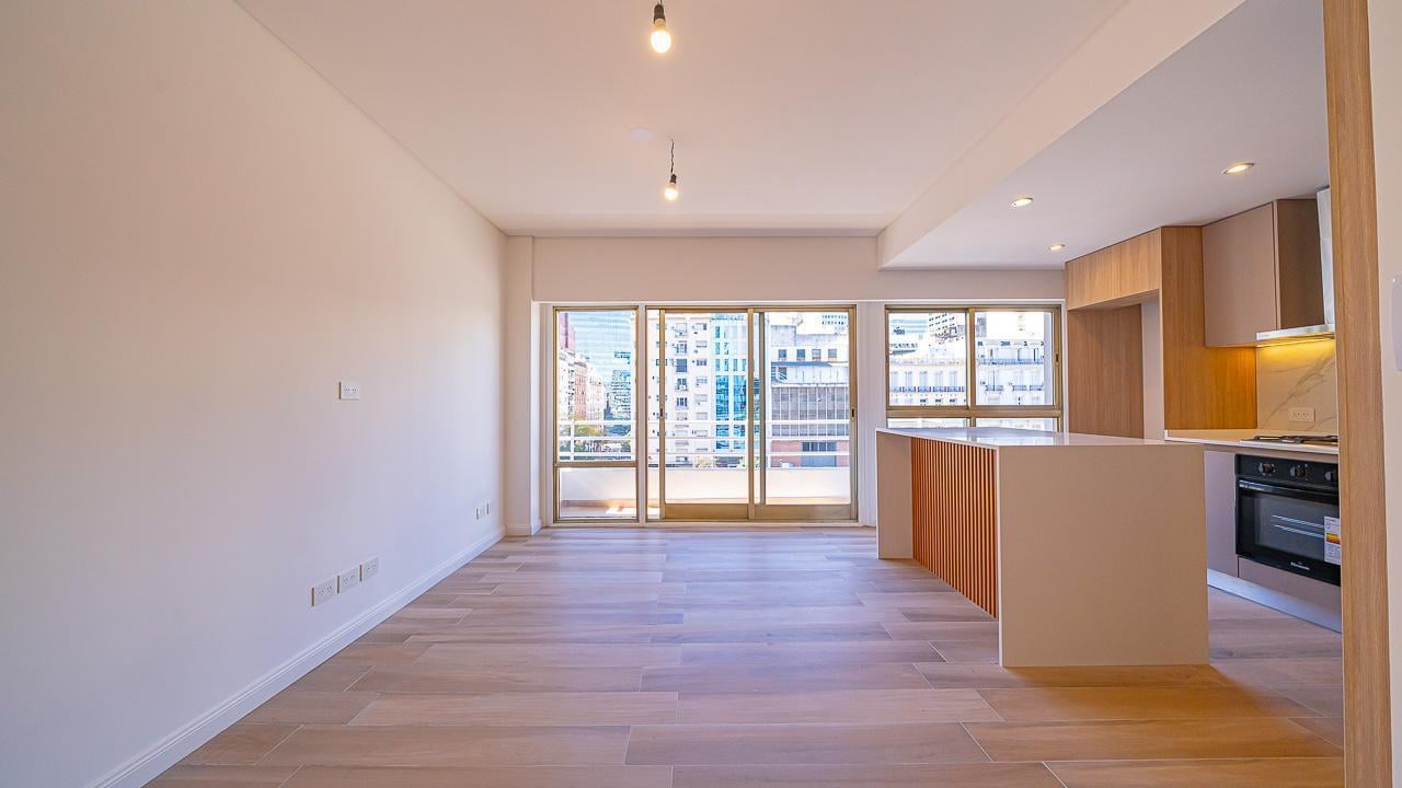 VENTA DEPARTAMENTO 3 AMBIENTES CON BALCÓN EN TORRE GALERIA DE LAS CATALINAS