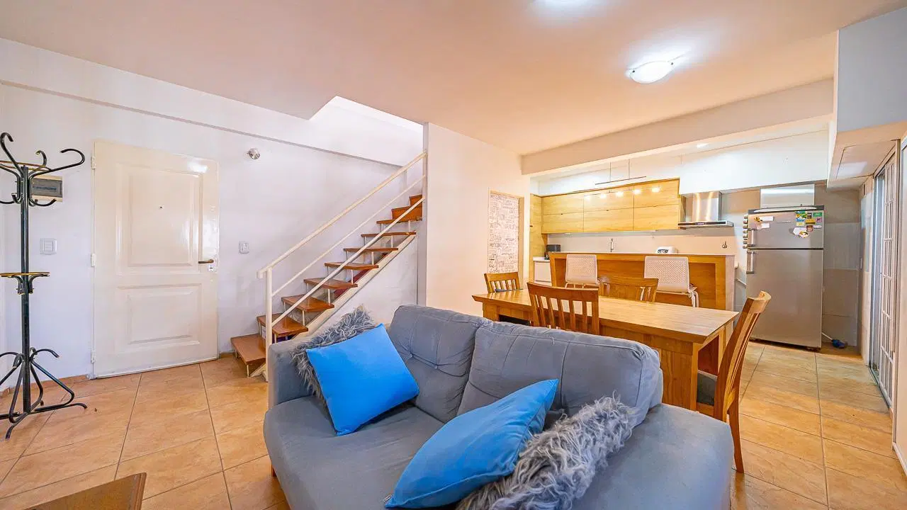 VENTA PH 3 AMBIENTES PATIO Y BALCON EN FLORES APTO CREDITO 3
