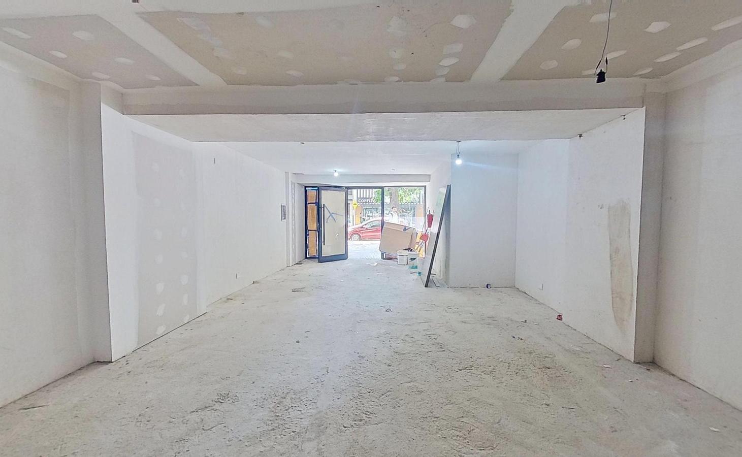 Foto de VENTA LOCAL A ESTRENAR EN ALMAGRO, imagen 4