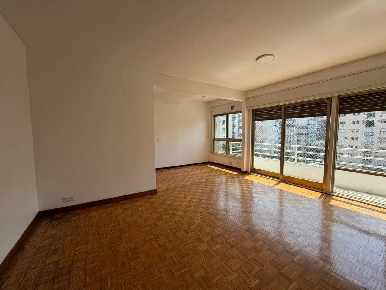 VENTA DEPARTAMENTO 3 AMBIENTES BALCON Y COCHERA RETIRO FINANCIACION 4