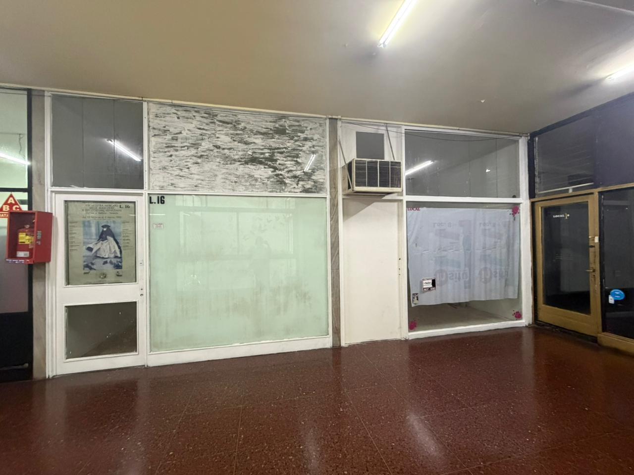 Foto de ALQUILER LOCAL EN GALERIA EN RECOLETA OPORTUNIDAD, imagen 1