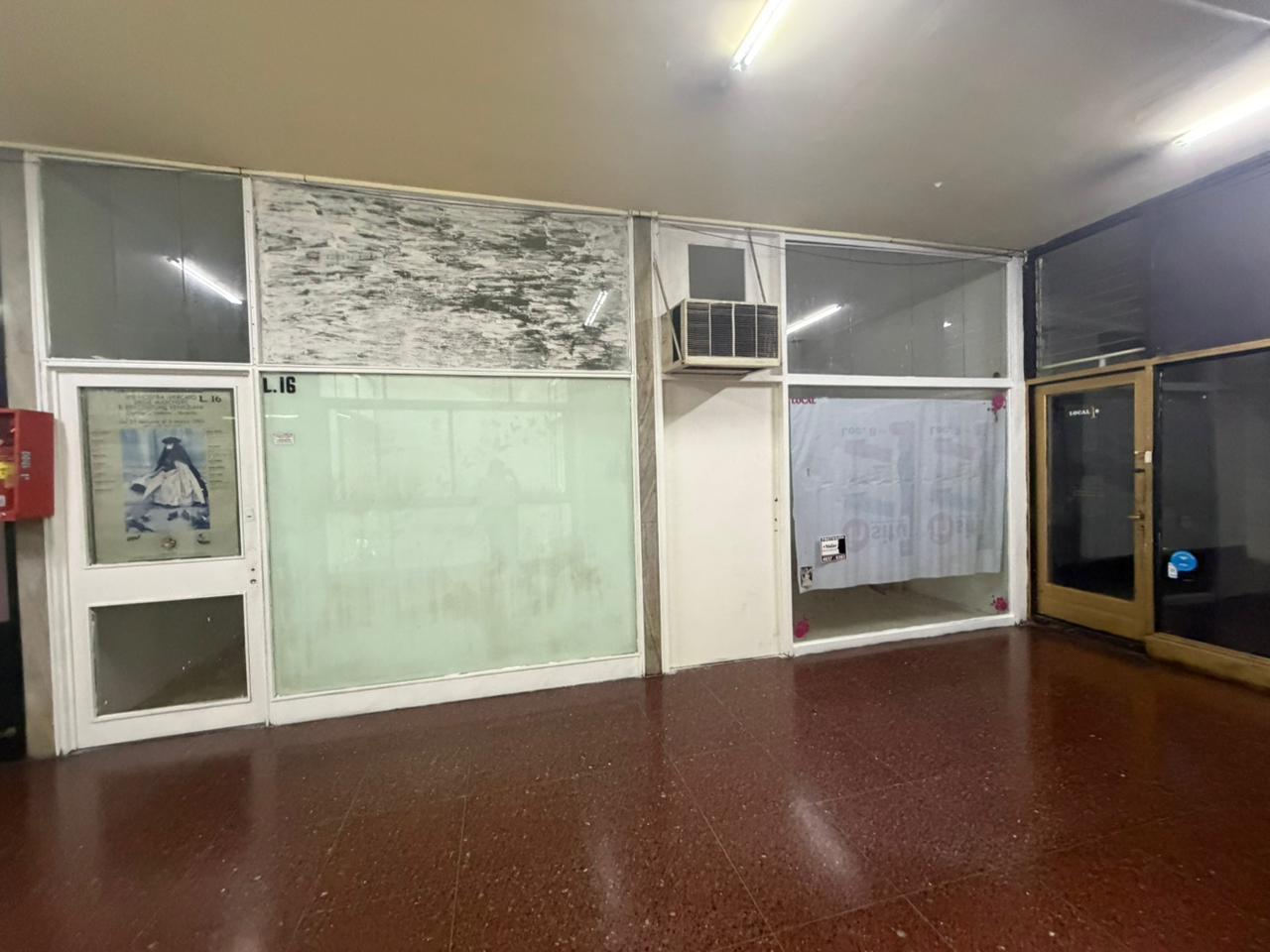Foto de ALQUILER LOCAL EN GALERIA EN RECOLETA OPORTUNIDAD, imagen 2