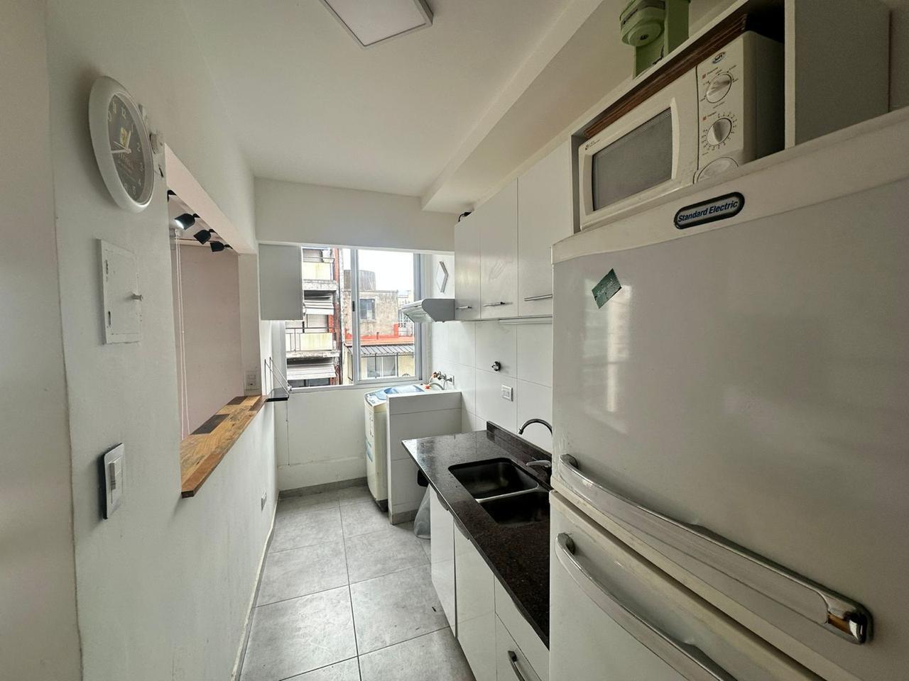 Foto de VENTA DEPARTAMENTO DOS AMBIENTES BALCON EN BALVANERA APTO CREDITO, imagen 3