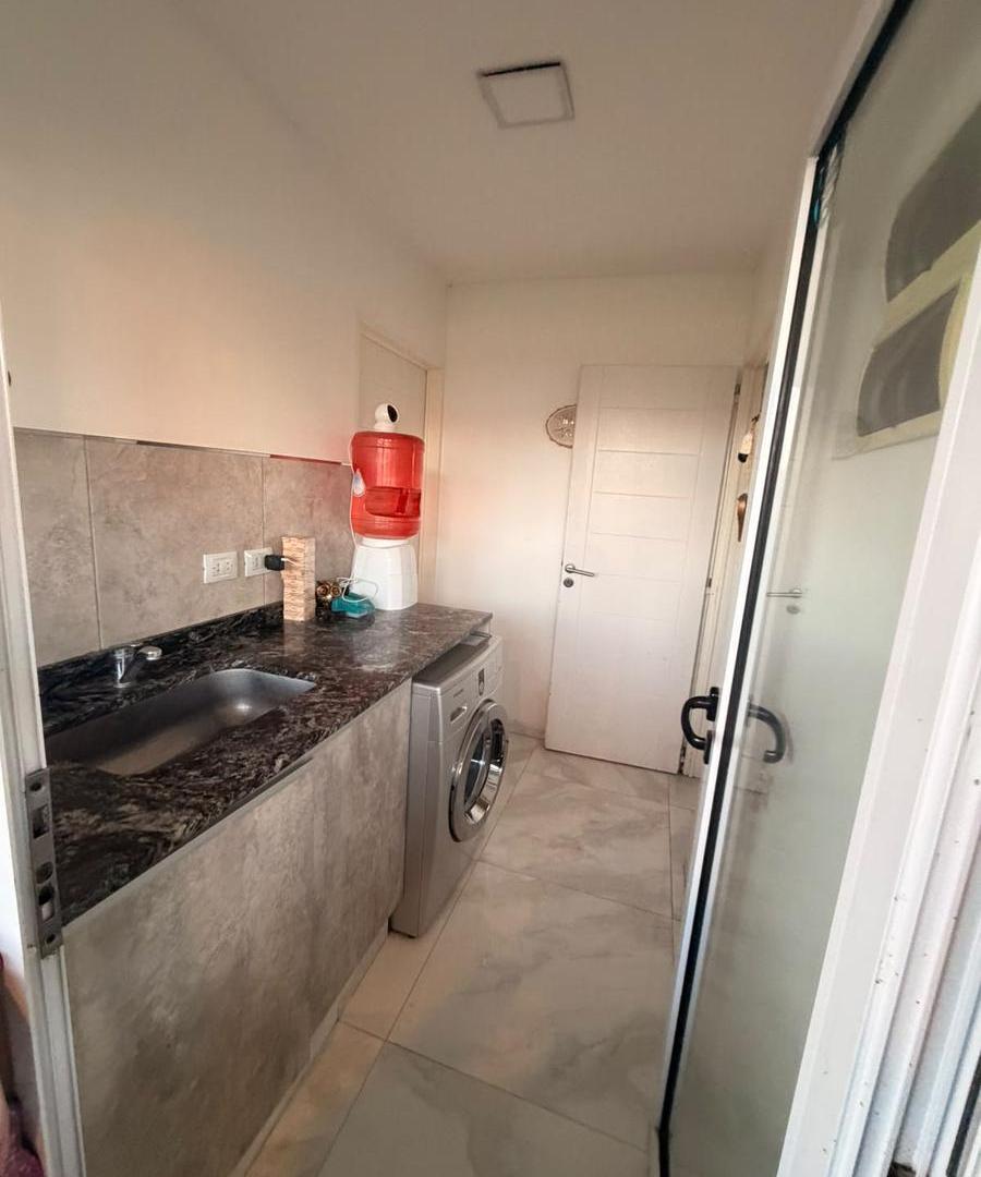 Foto de VENTA CASA 5 AMBIENTES BARRIO SAN ELISEO CON PILETA A LA LAGUNA, imagen 5