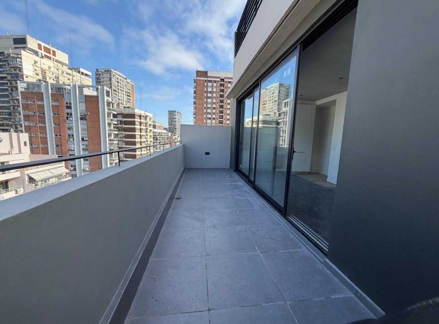Foto de VENTA DEPARTAMENTO DOS AMBIENTES CON TERRAZA PRIVADA PISO ALTO EN, imagen 3