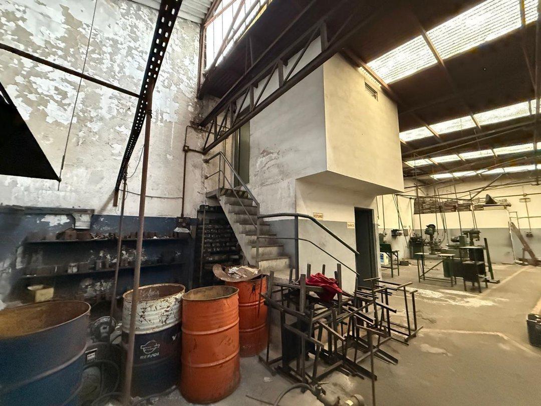 Foto de VENTA GALPON INDUSTRIAL EN VILLA MARTELLI VICENTE LOPEZ APTO CREDITO, imagen 2