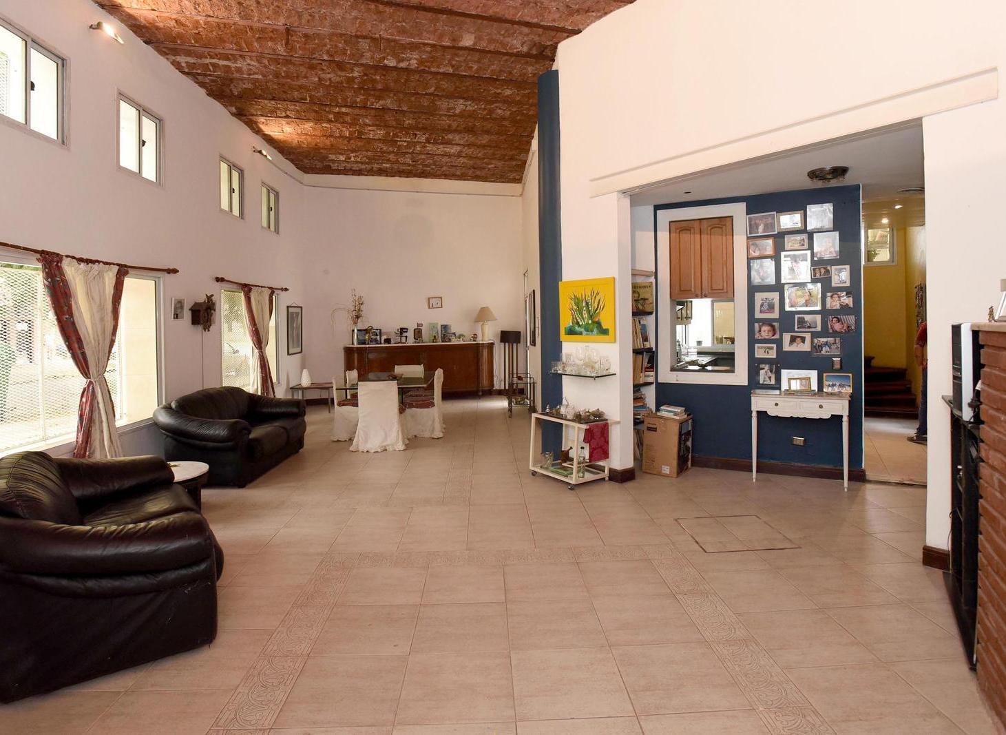 Foto de VENTA CASA 4 AMBIENTES CON PATIO Y TERRAZA EN FLORES APTO CREDITO, imagen 2