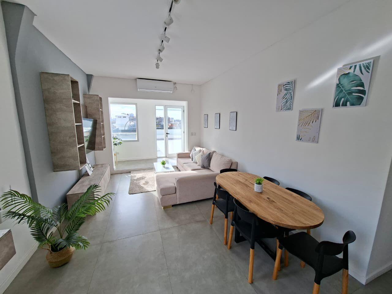Foto de VENTA DEPARTAMENTO 3 AMBIENTES CON TERRAZA EN MICROCENTRO CON INCREIBLE, imagen 1