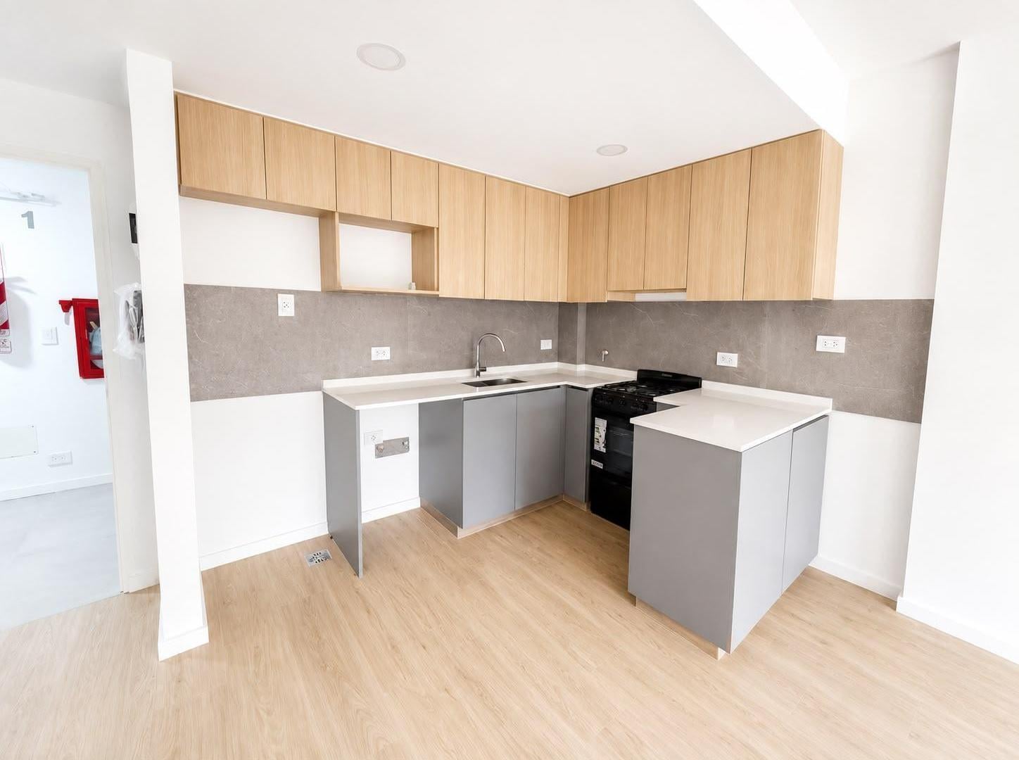 Foto de VENTA DEPARTAMENTO 3 AMBIENTES CON BALCON Y COCHERA EN VILLA URQUIZA, imagen 2