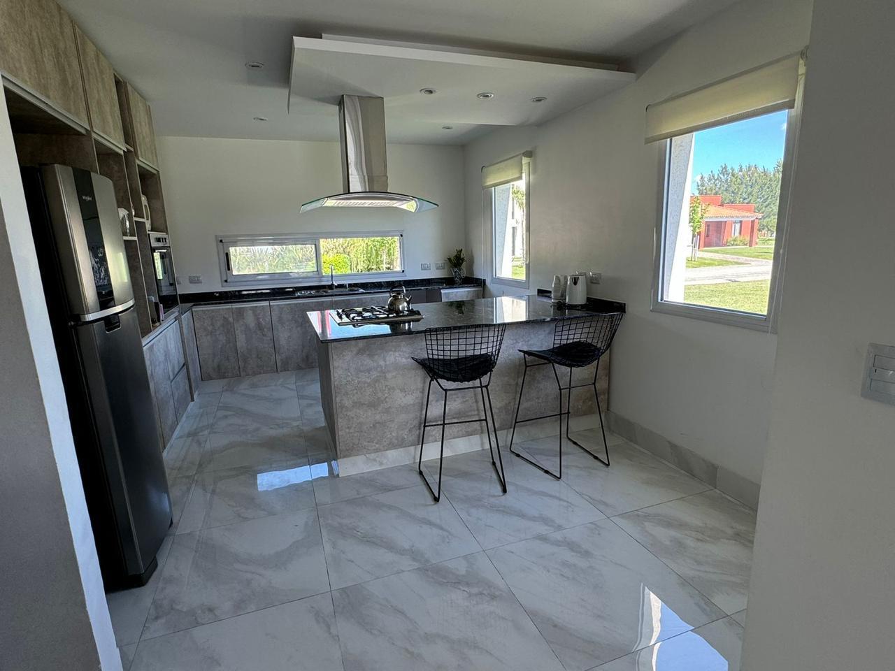 Foto de VENTA CASA 4 AMB PILETA VISTA AL LAGO EN SAN ELISEO SAN VICENTE, imagen 5