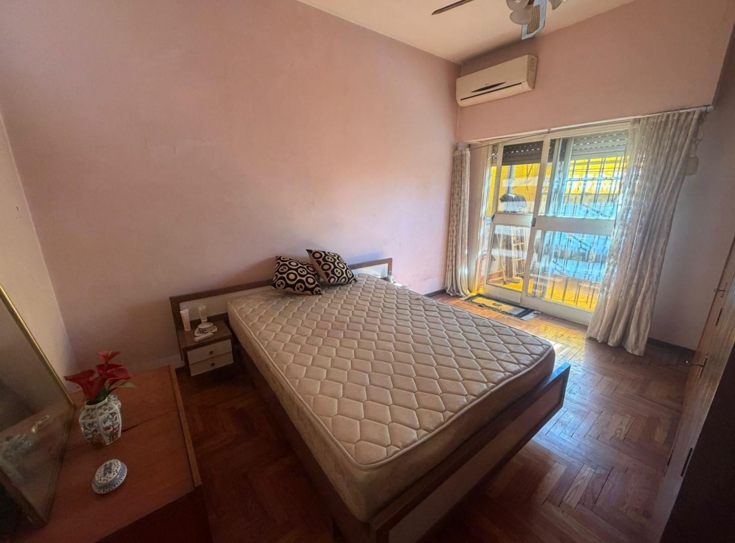 Foto de PH EN VENTA DE TRES AMBIENTES A REFACCIONAR EN CIUDADELA, imagen 5