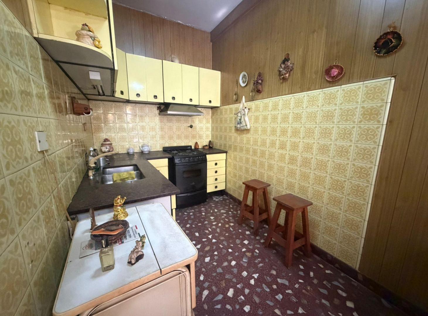 Foto de PH EN VENTA DE TRES AMBIENTES A REFACCIONAR EN CIUDADELA, imagen 4