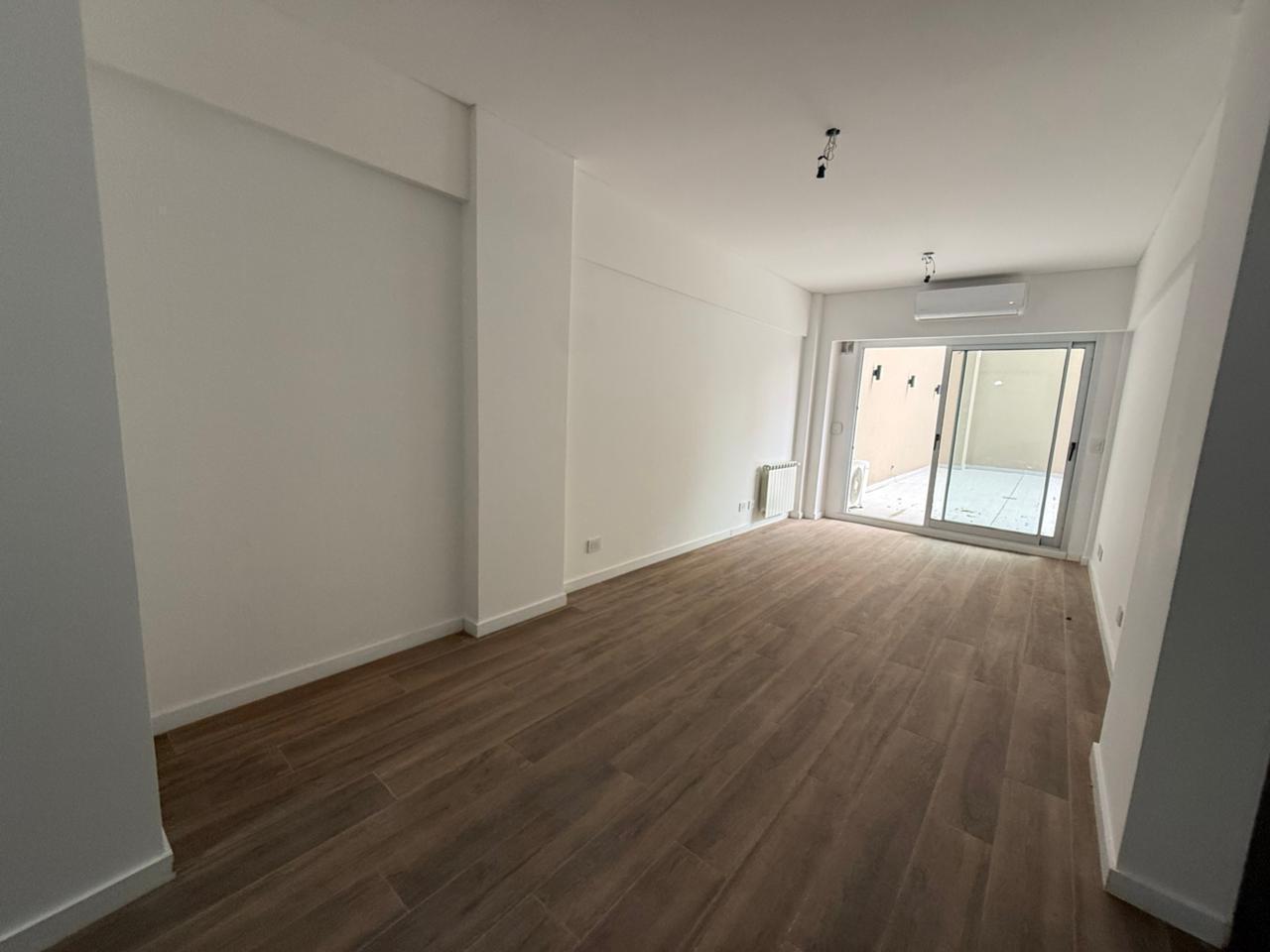 Foto de ALQUILER DEPARTAMENTO 2 AMBIENTES CON PATIO EN NUÑEZ, imagen 1