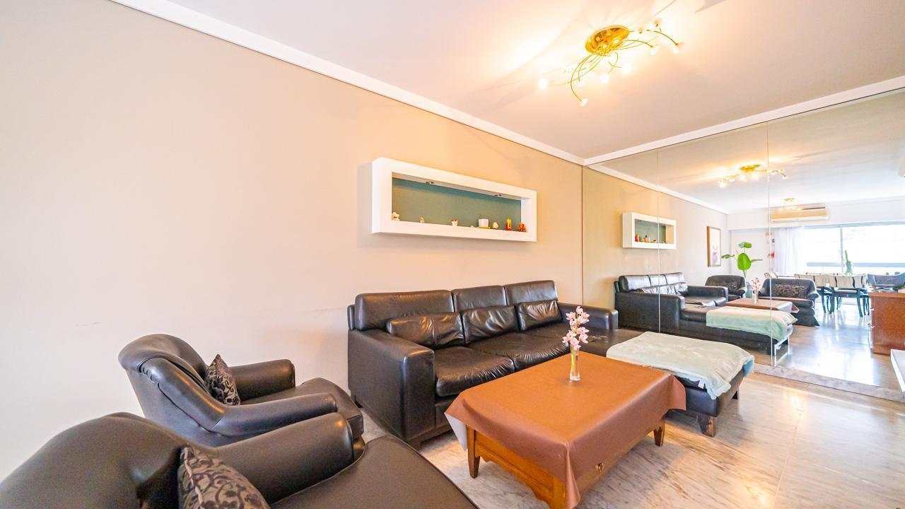 Foto de VENTA PISO CON SUM Y TERRAZA PROPIA / 2 COCHERAS/ BELGRANO, imagen 3