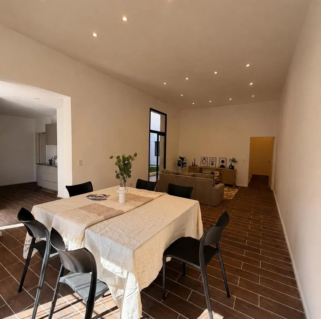 Casa a re estrenar refaccionada a nueva 5 ambientes - 2 cocheras vestidor Venta en Villa del Parque 3