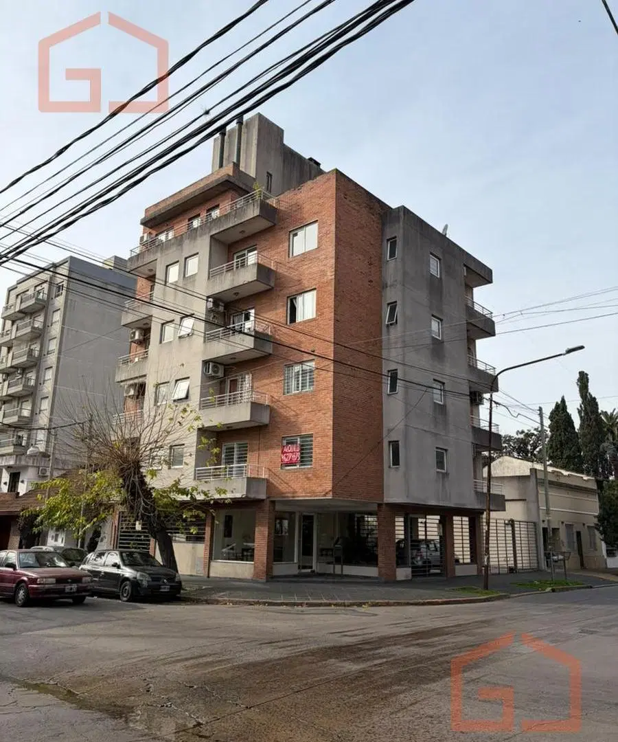 Departamento en alquiler de 2 ambientes al frente moron centro 5