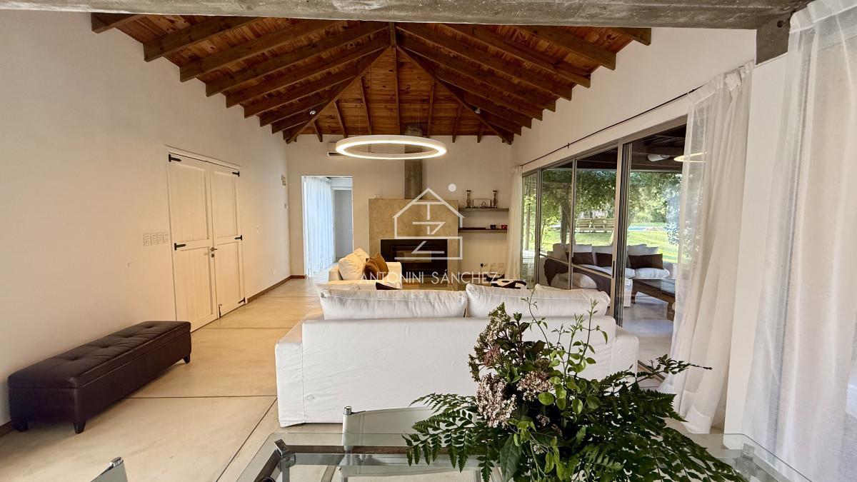Foto de Venta Casa 4 dormitorios Rincón del Indio Punta del Este, imagen 2