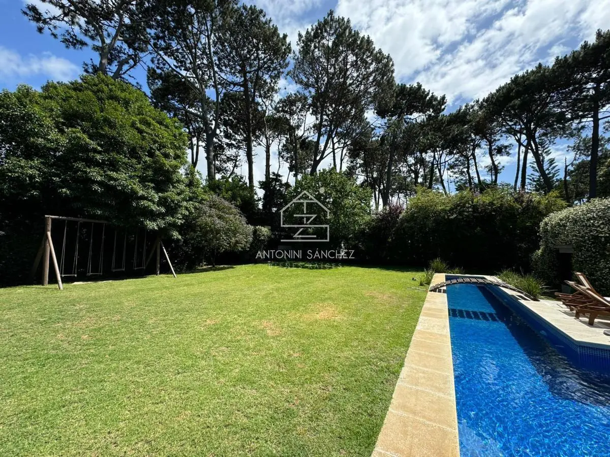 Casa en Venta de 5 dormitorios en Punta del este , Lugano , Playa brava 2