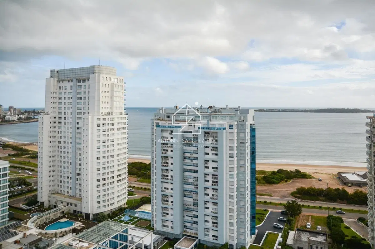Departamento de 3 dormitorios en venta a pasos del mar. Gala Tower 2