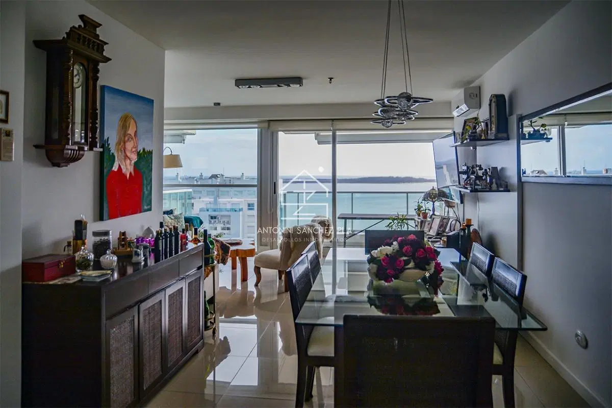 Departamento de 3 dormitorios en venta a pasos del mar. Gala Tower 5