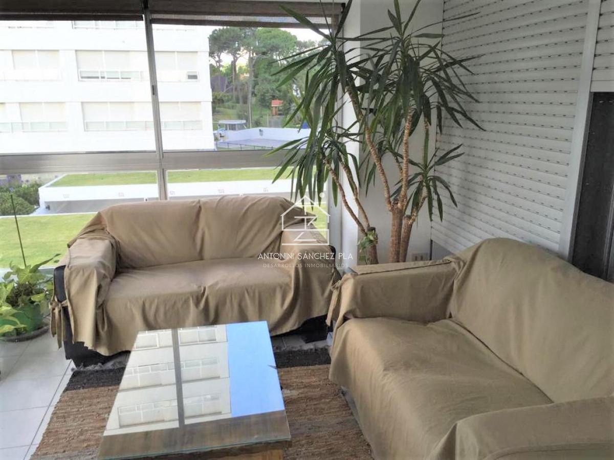 Foto de Complejo Lincoln. Apartamento 3 dormitorios en alquiler - Playa Mansa, imagen 1