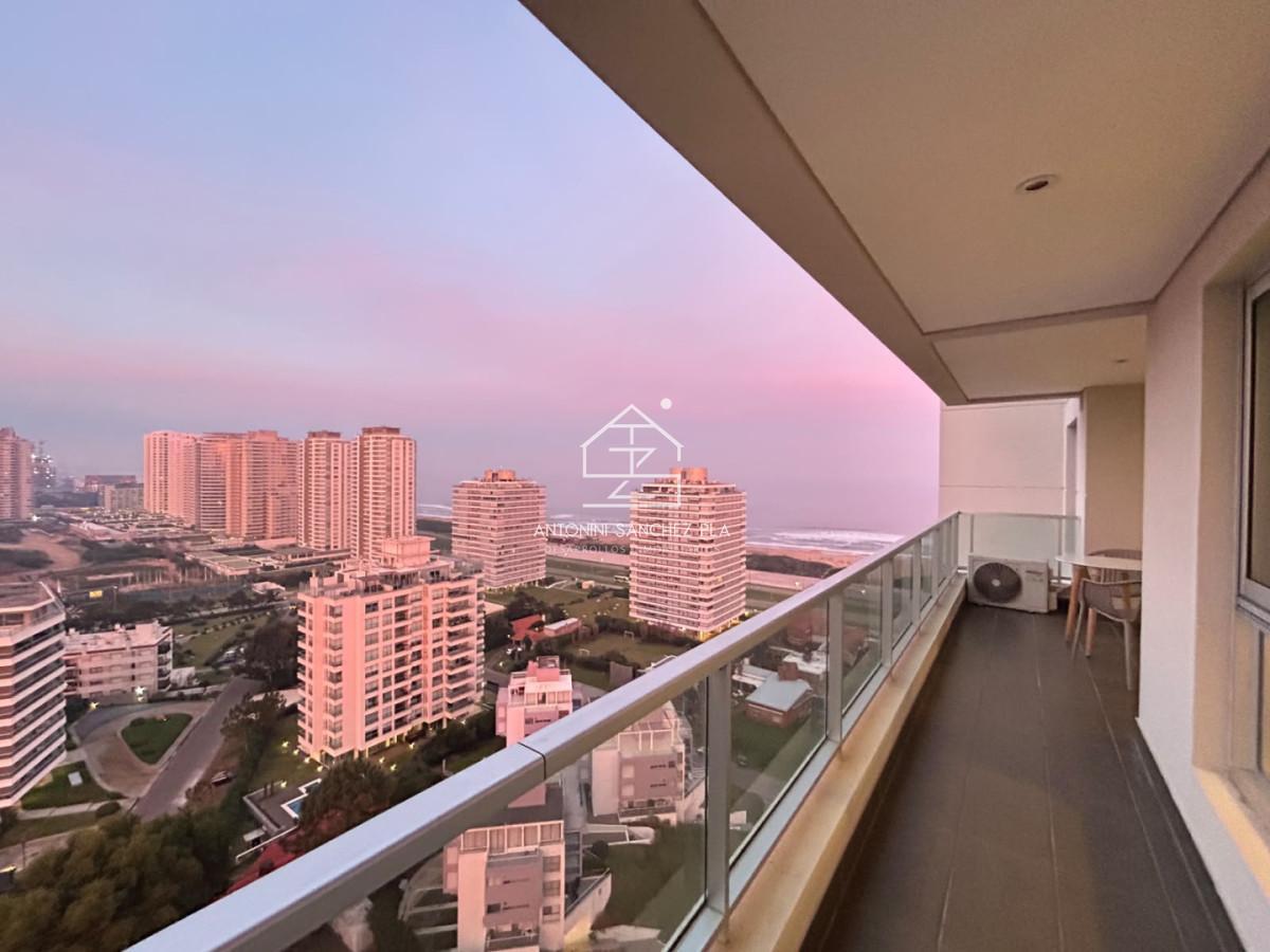 Foto de Venta apartamento dos dormitorios Punta del Este playa Brava edificio, imagen 3